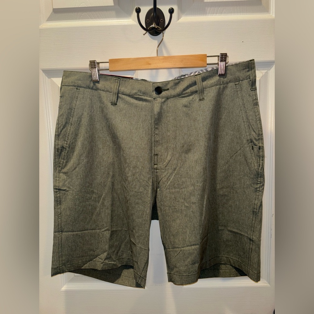 MULTI-FUNCTIONAL SHORT Men’s Size 34